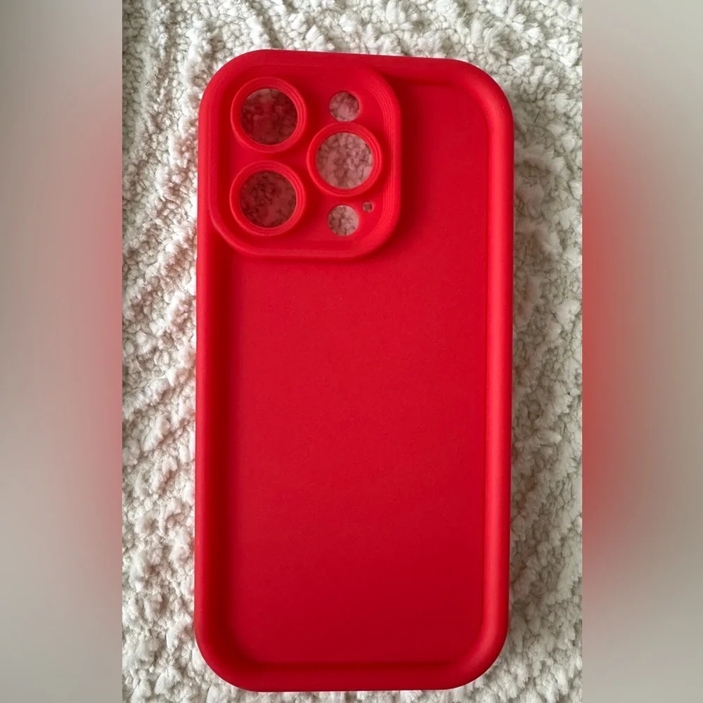 iPhone 14 Pro silicone phone covers (2)